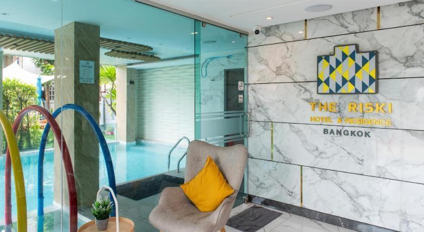 Resort Bangphlat Bangkok Esterno foto