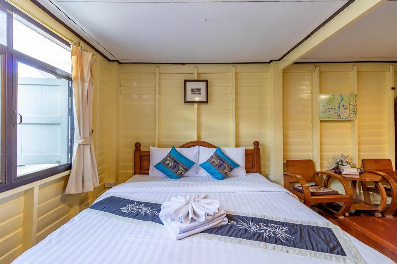 Resort Bangphlat Bangkok Esterno foto