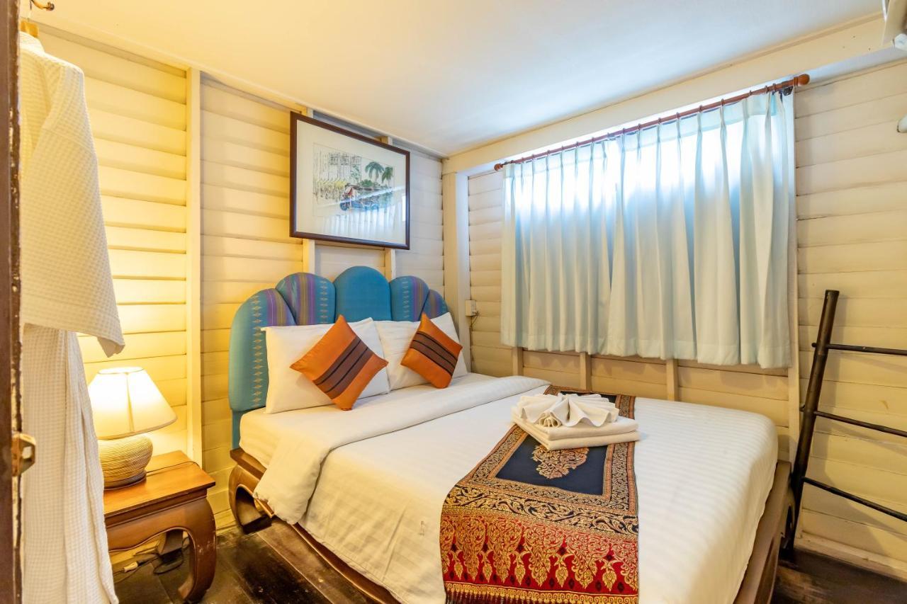 Resort Bangphlat Bangkok Esterno foto
